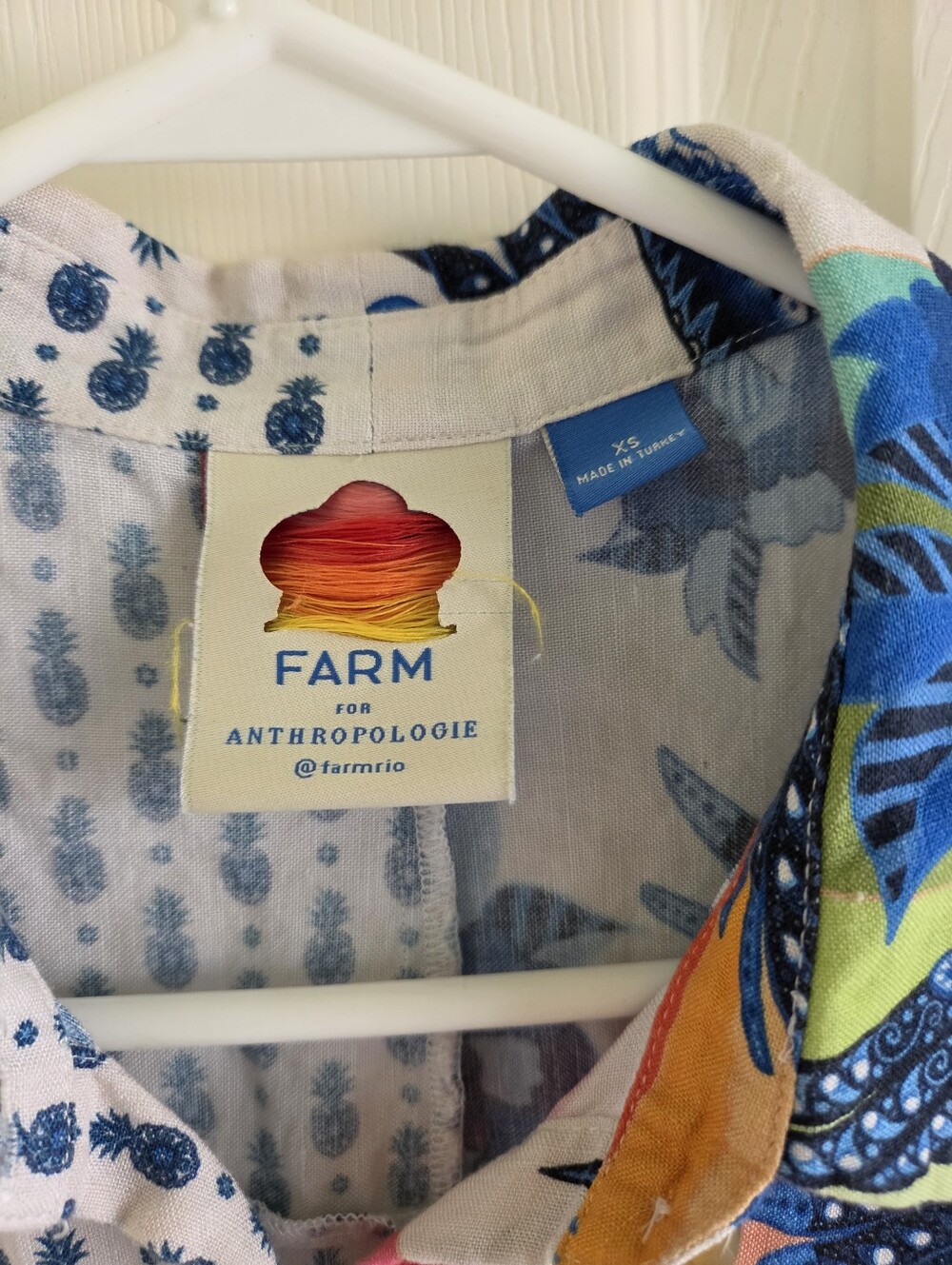FARM Rio Surf Button Down Shirt Anthropologie Colorful Tropical Print Top XS - Picture 2 of 7